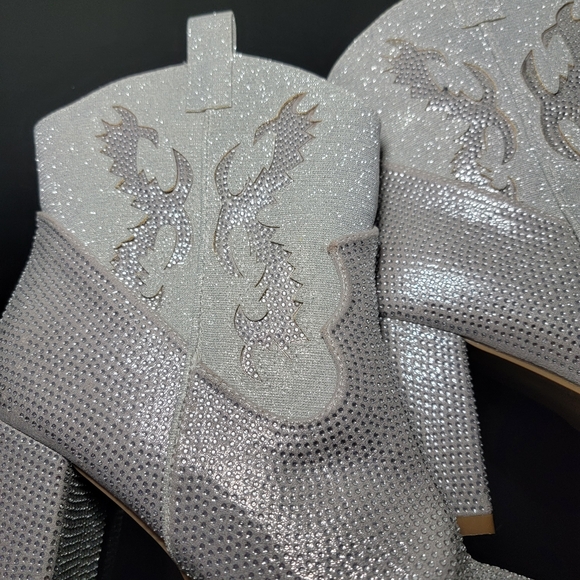 Altar'd State Silver Rhinestoned Sparkly Heeled Cowboy Boots Size 9 - Picture 11 of 14
